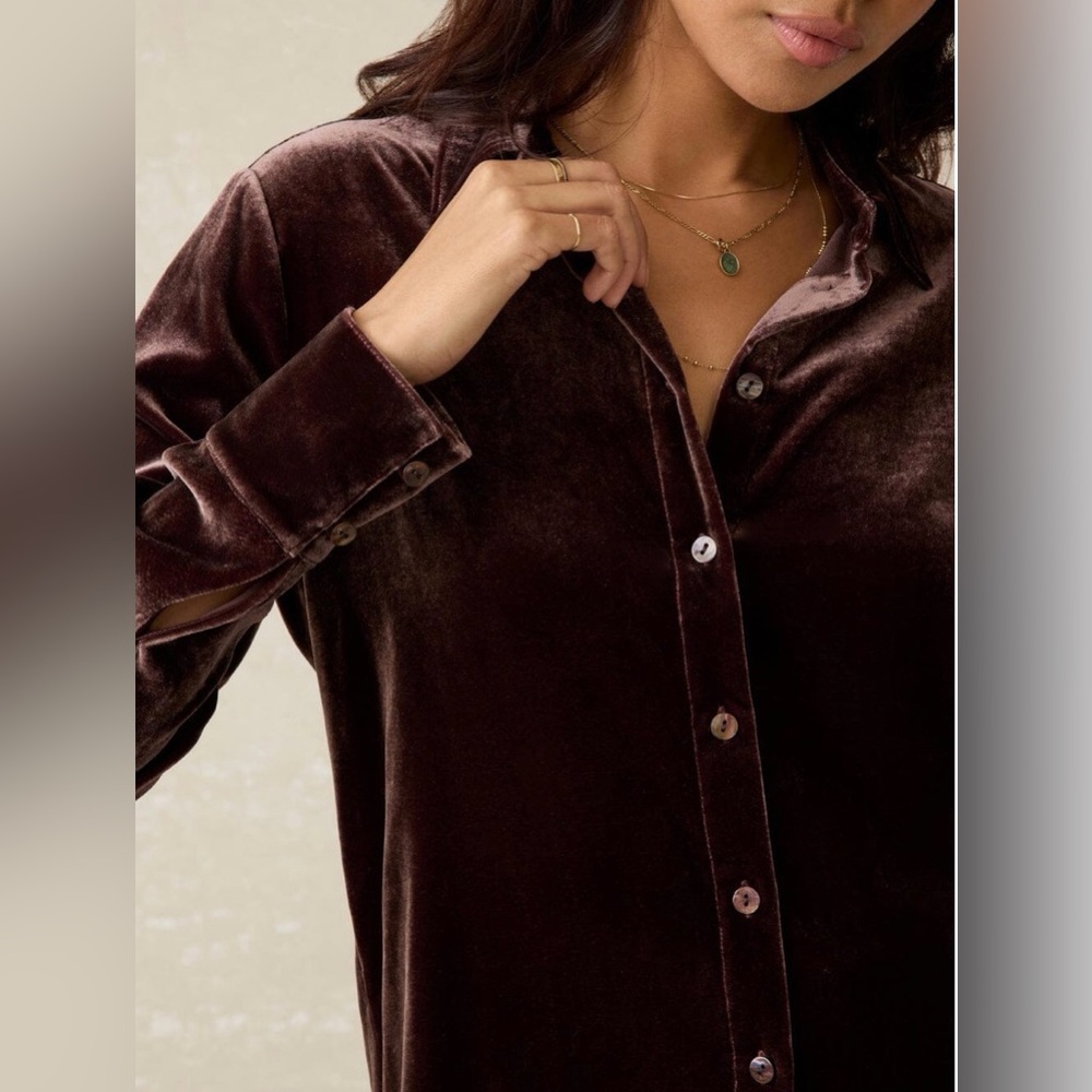 Faherty Stretch Silk Velvet Genevieve Shirt in the huckleberry